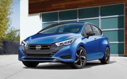 NISSAN VERSA thumbnail 1