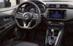 NISSAN VERSA thumbnail 2