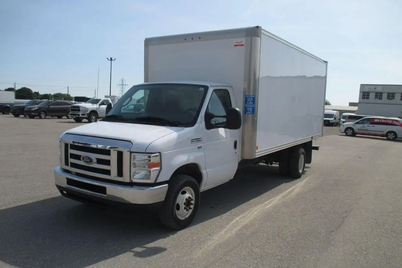 FORD E450 CUBE